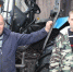 В с. Новая Романовка Мглинского района трудятся трактористы Николай Шакало и Алексей Калинин - Газета Мглинские Вести