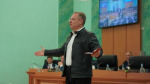 Александр Богомаз поздравил певца и композитора Александра Добронравова с присвоением почетного звания